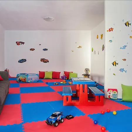 Athiri Santorini Имеровигли