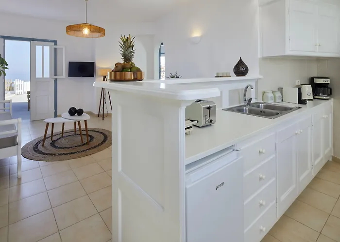 فندق Athiri Santorini 3*