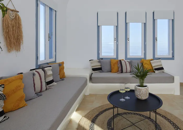 فندق Athiri Santorini 3*