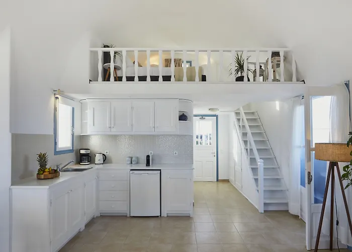 Athiri Santorini فندق إيميروفيغلي