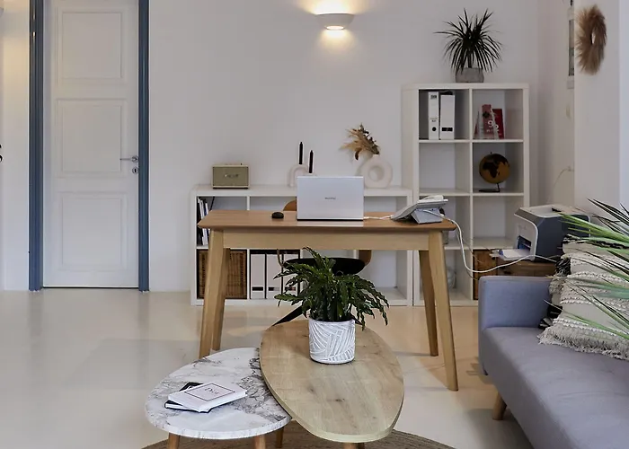 Athiri Santorini فندق إيميروفيغلي