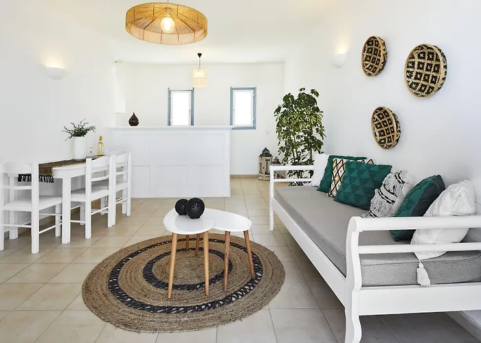 Athiri Santorini فندق إيميروفيغلي