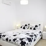 Hotel Athiri Santorini 3*