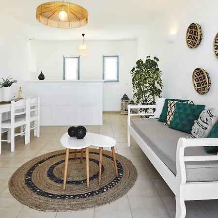 Athiri Santorini 호텔 이메로비글리